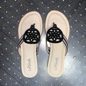 Lifestride flip flop sandals